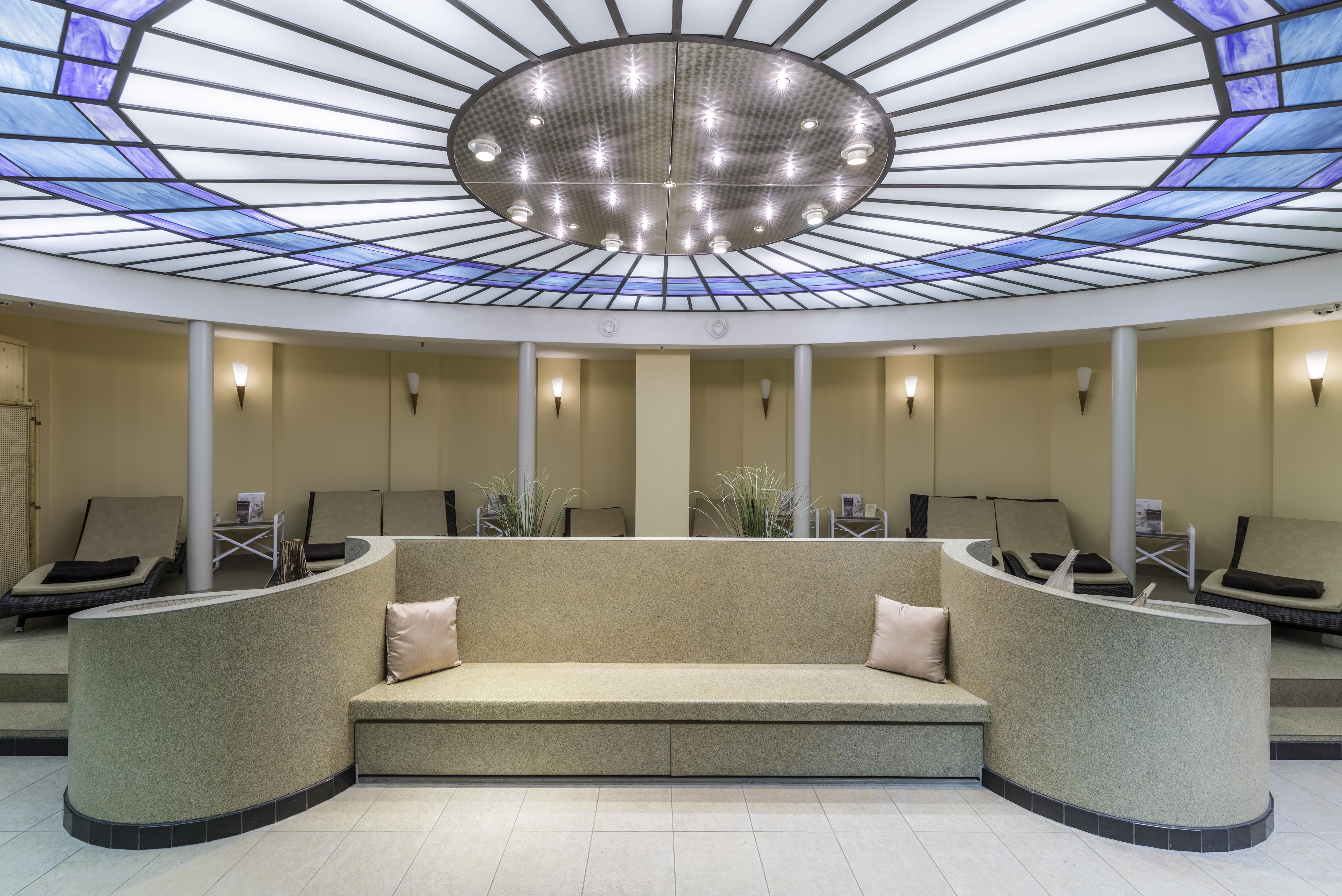 Park Inn By Radisson Berlin Alexanderplatz Esterno foto The interior of the spa