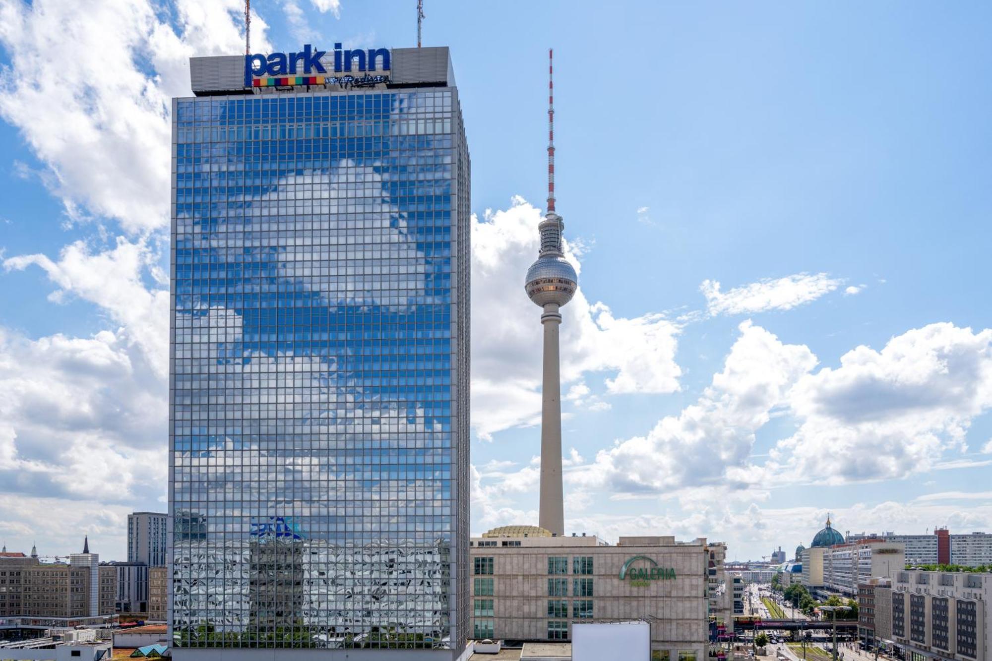 Park Inn By Radisson Berlin Alexanderplatz Esterno foto Park Inn by Marriott Berlin