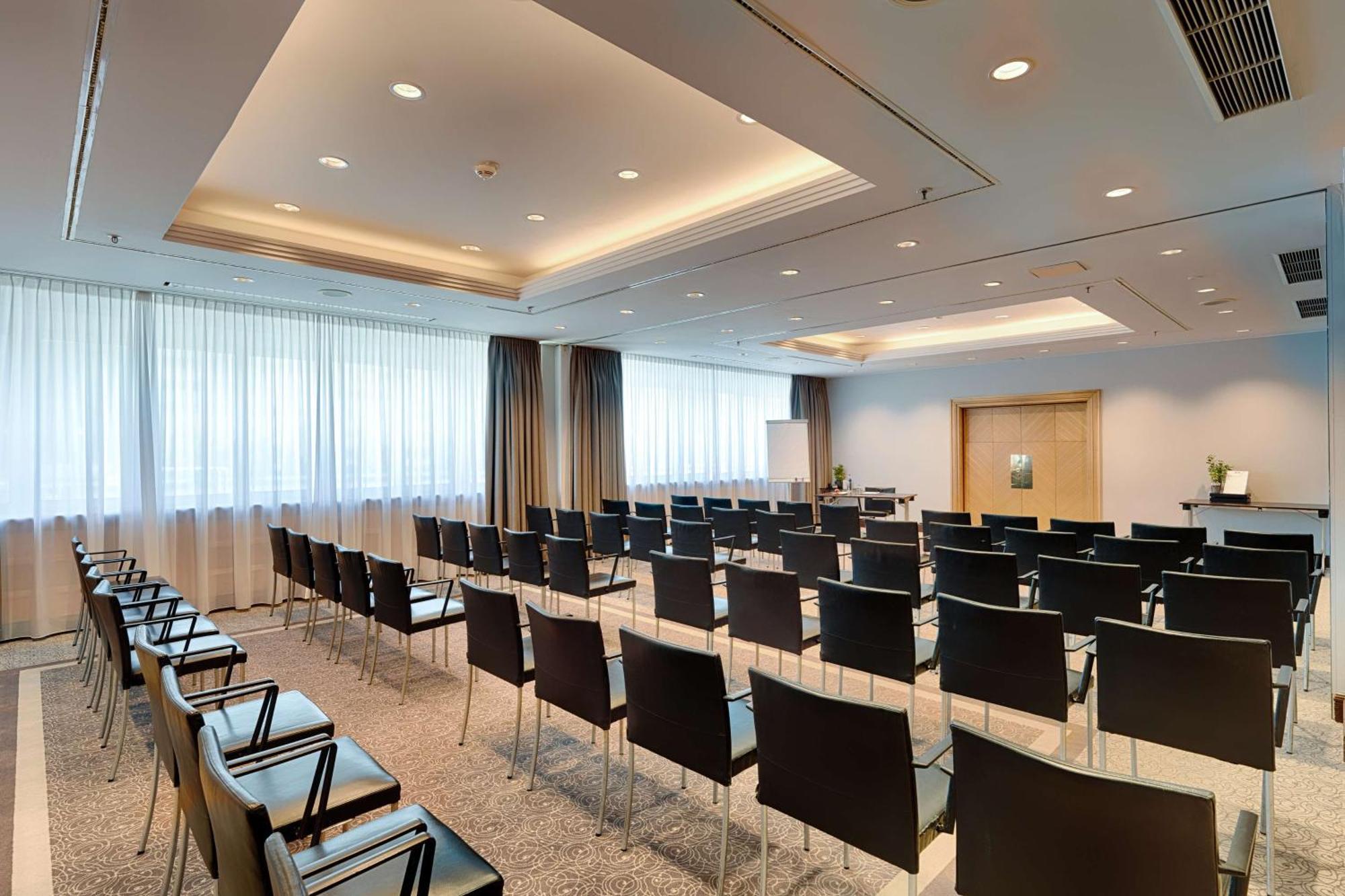 Park Inn By Radisson Berlin Alexanderplatz Esterno foto Meeting room
