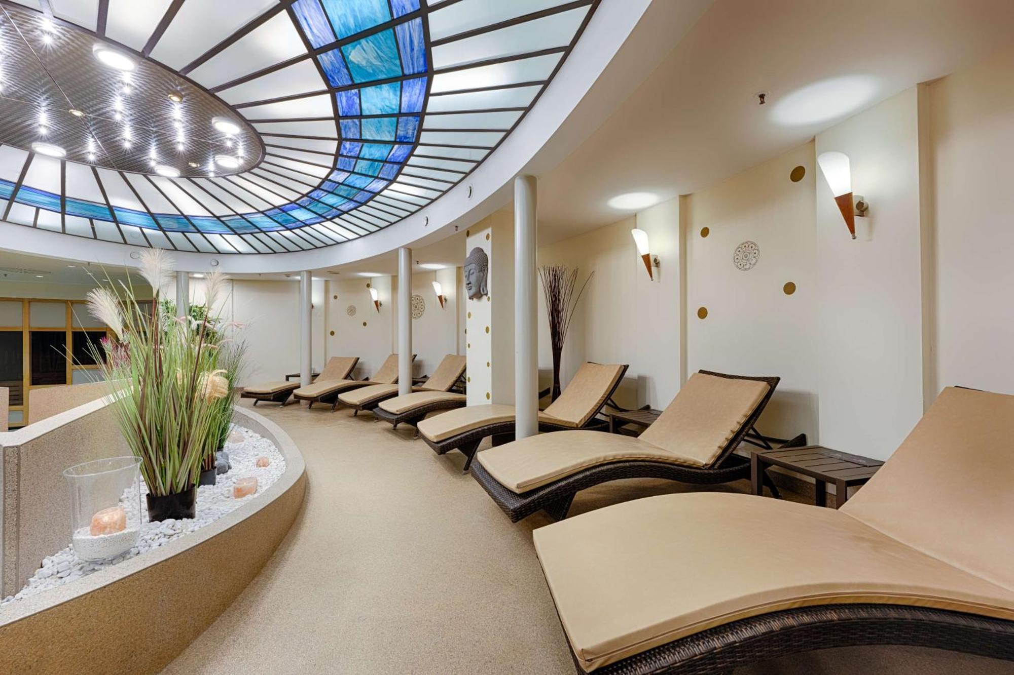 Park Inn By Radisson Berlin Alexanderplatz Esterno foto Wellness center