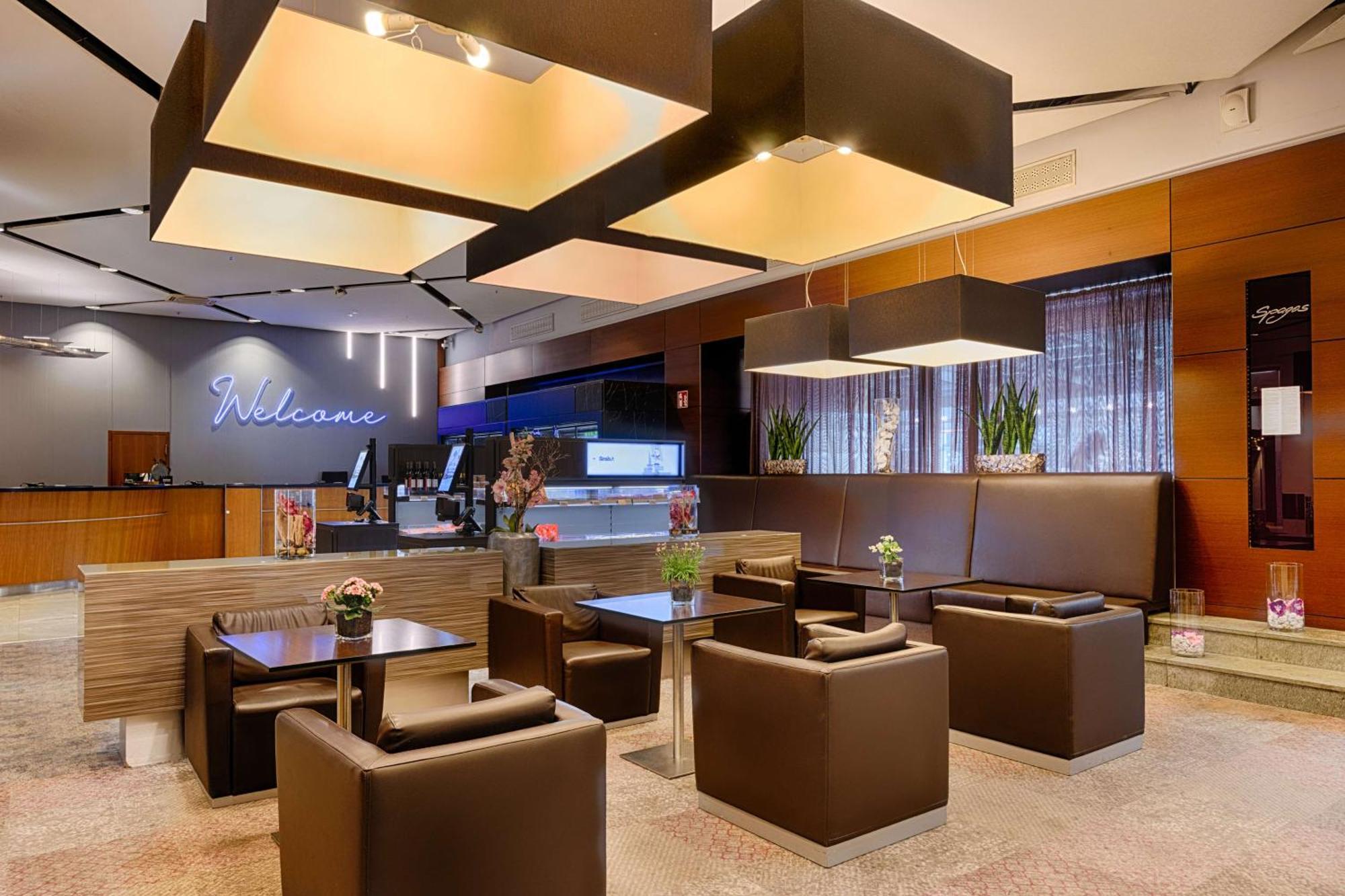 Park Inn By Radisson Berlin Alexanderplatz Esterno foto Welcome